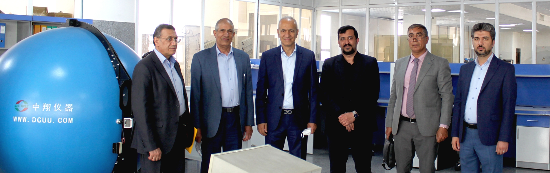بازدید چند تن از اعضای هیئت مدیره انجمن از کارخانه شرکت فن آوران صنعت برق توس (ترونیکس) در شهر مشهد